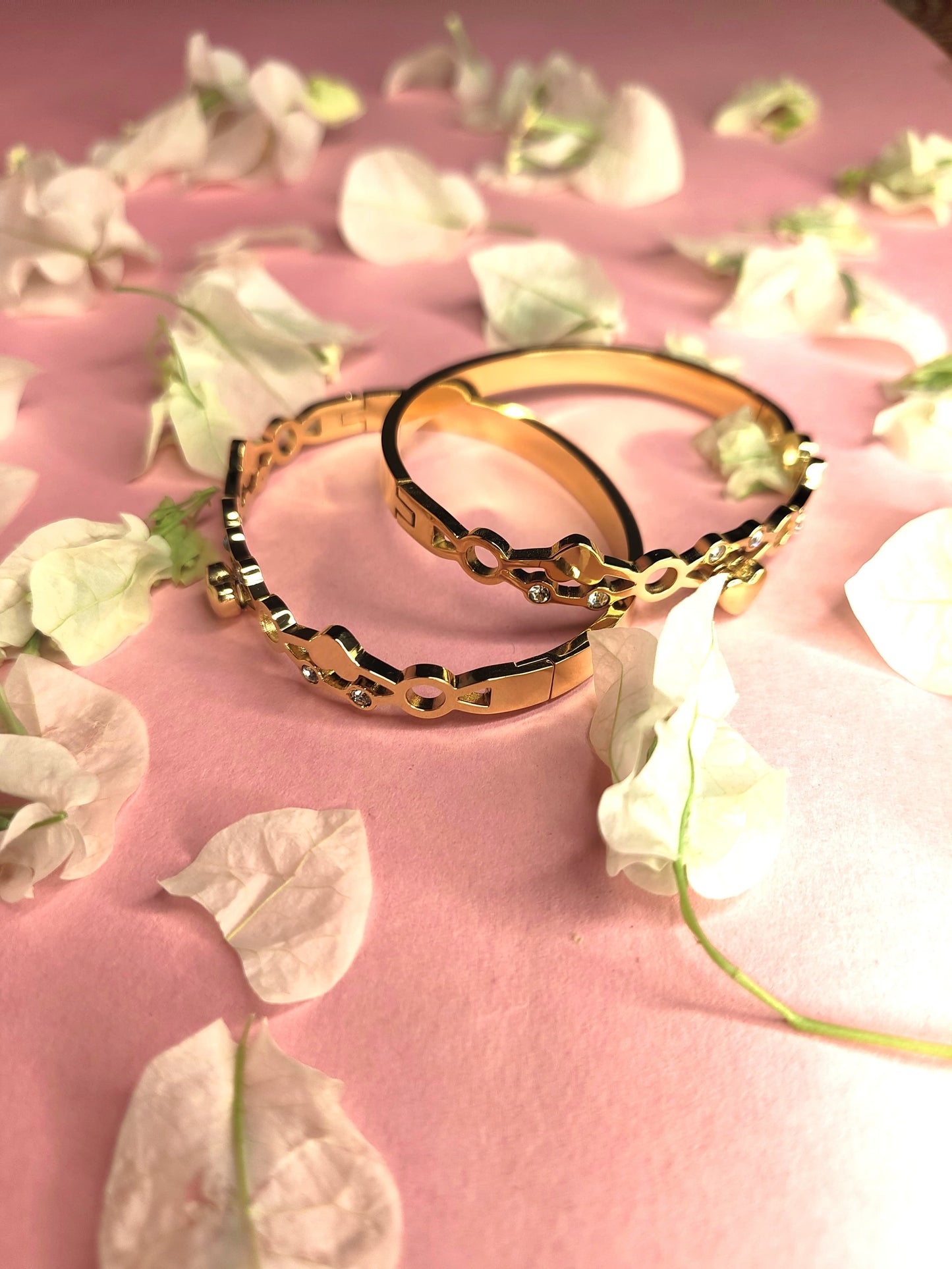 Locking Hearts Bracelet (1 pc)