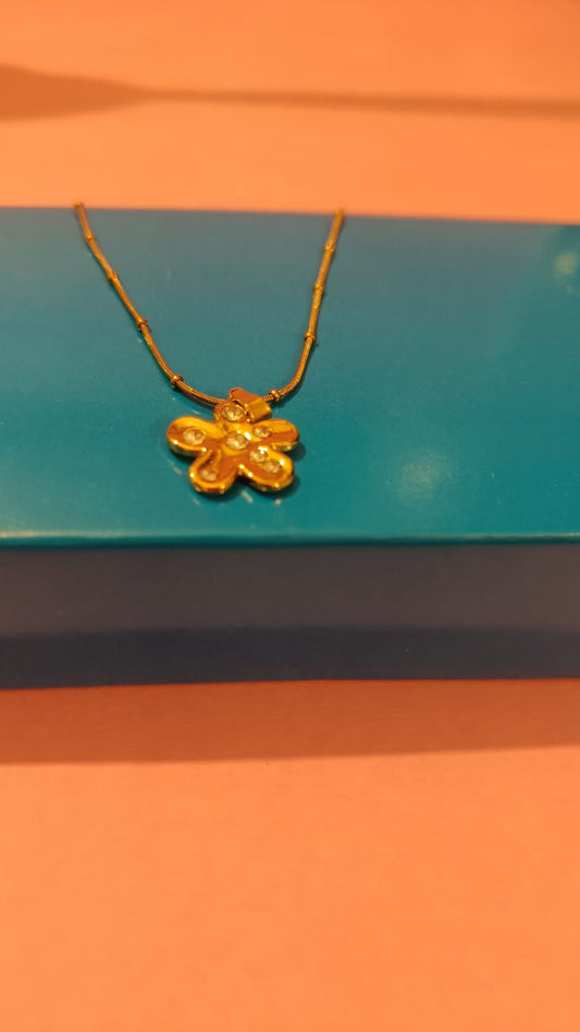Flower Pendant Necklace