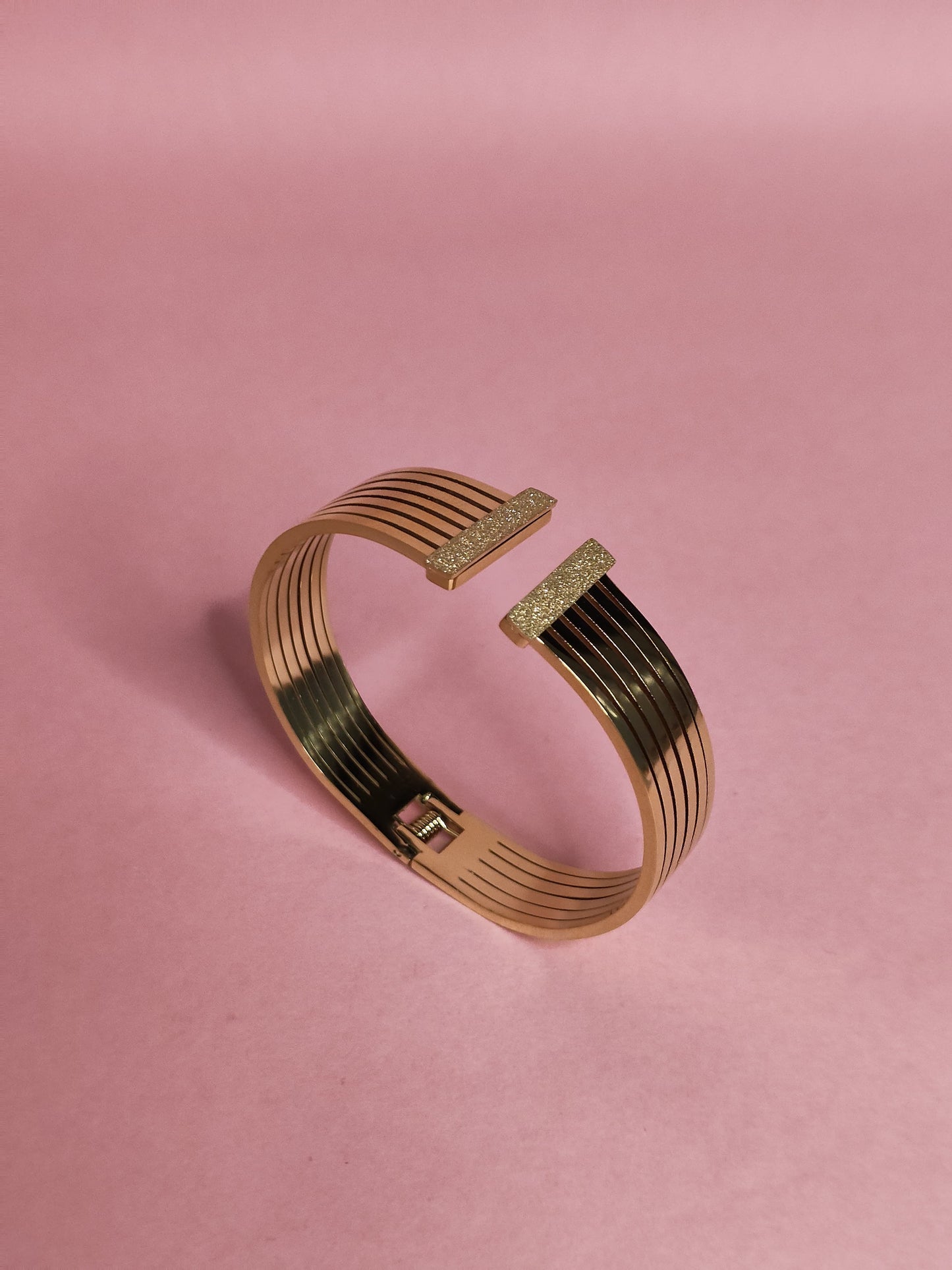 Classic Ridge Bracelet (1 pc)