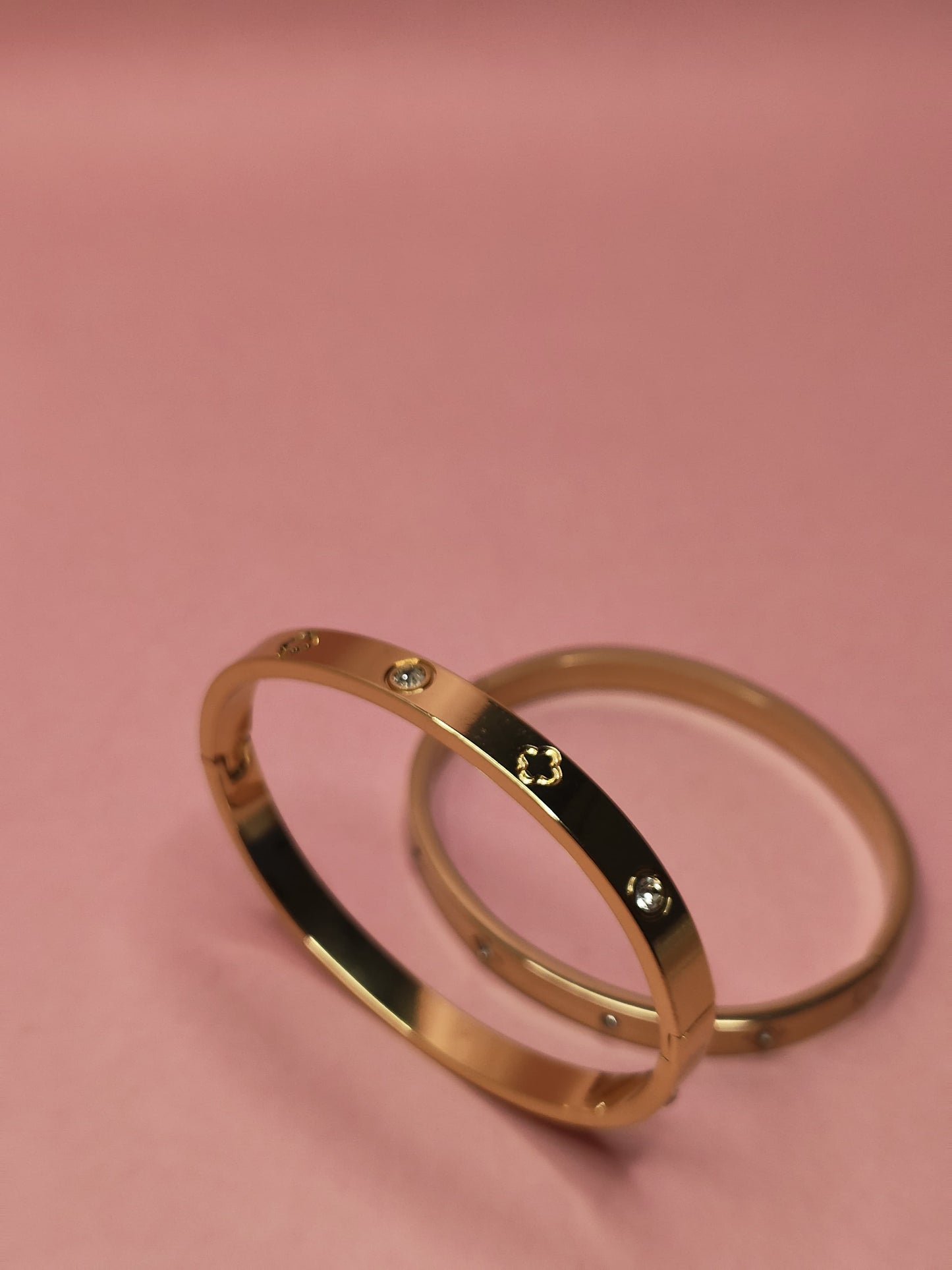 Timeless Bangle Bracelet (1 pc)