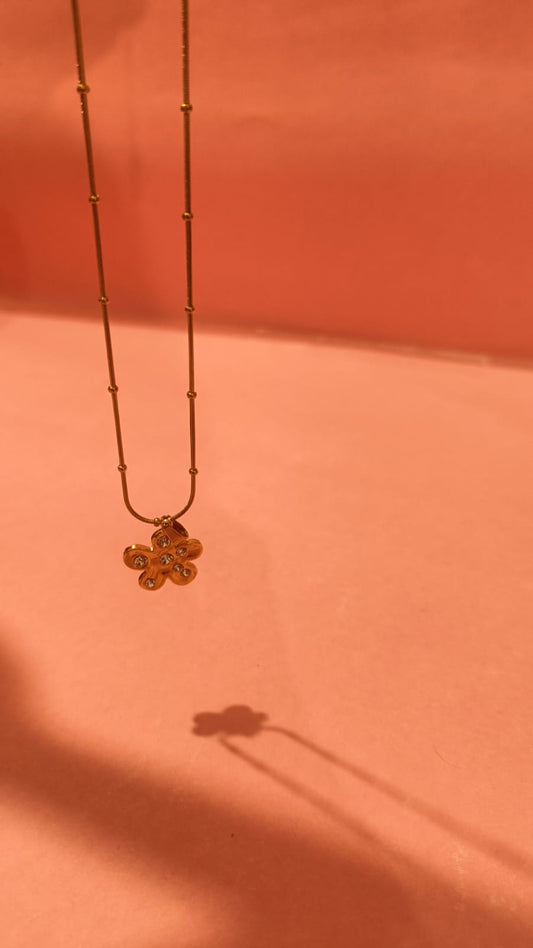 Flower Pendant Necklace